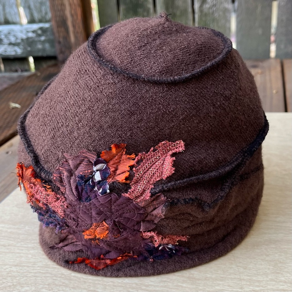 Exposed Seam Brown Flower Knit Beanie/Hat O/S
